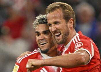 Harry Kane und Luis Diaz vom FC Bayern München