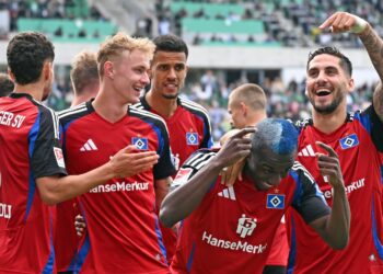 HSV: Jean-Luc Dompe wird bejubelt