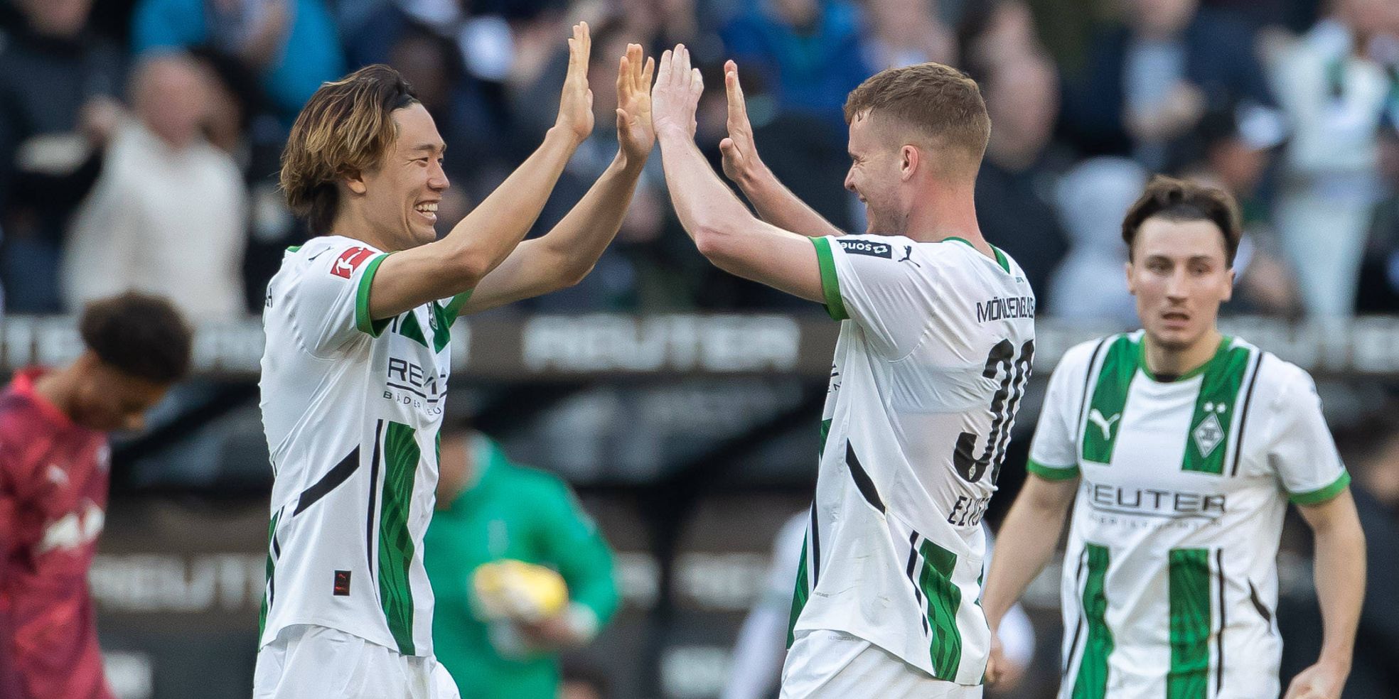 Gladbach-Verteidiger Ko Itakura und Nico Elvedi