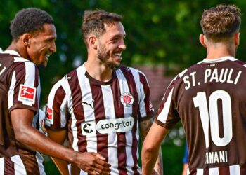 FC St. Pauli: Hountondji, Pereira Lage und Sinani jubeln gemeinsam