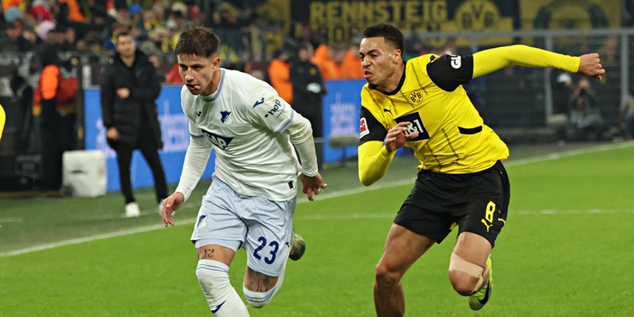 Diese Stars sind zu teuer: Adam Hlozek (TSG Hoffenheim) und Felix Nmecha (Borussia Dortmund) im Duell