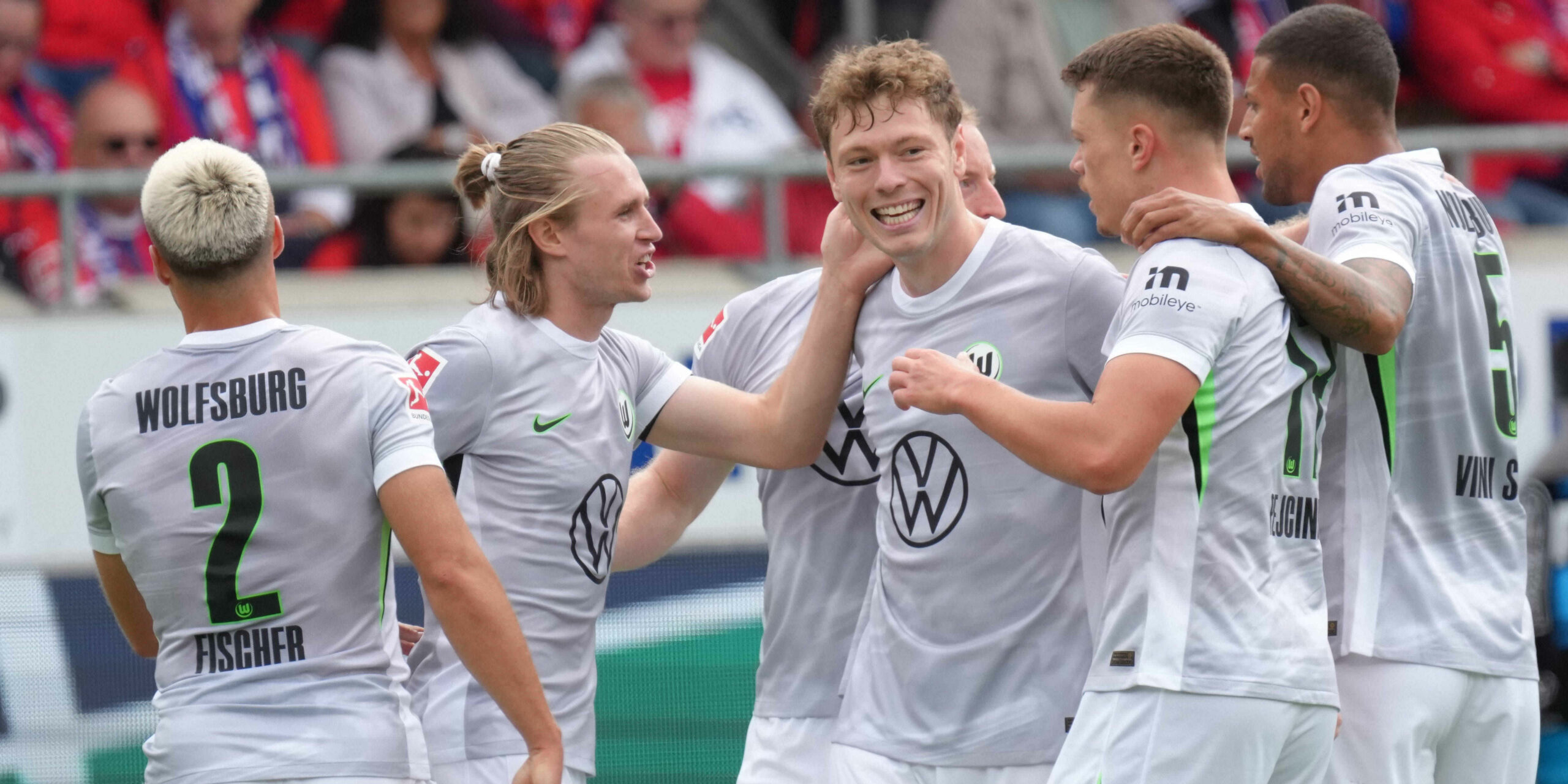 Andreas Skov Olsen startet stark mit dem VfL Wolfsburg.