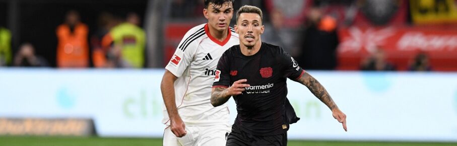 Alejandro Grimaldo  Bayer 04 Leverkusen  setzt sich gegen Can Uzun  Eintracht Frankfurt  durch. GER, Bayer 04 Leverkusen vs Eintracht Frankfurt, Fussball, Bundesliga, 3. Spieltag, Spielzeit 2025/2026, 12.09.2025 DFL REGULATIONS PROHIBIT ANY USE OF PHOTOGRAPHS AS IMAGE SEQUENCES AND/OR QUASI-VIDEO GER, Bayer 04 Leverkusen vs Eintracht Frankfurt, Fussball, Bundesliga, 3. Spieltag, Spielzeit 2025/2026, 12.09.2025 Leverkusen *** Alejandro Grimaldo Bayer 04 Leverkusen prevails against Can Uzun Eintracht Frankfurt GER, Bayer 04 Leverkusen vs Eintracht Frankfurt, Football, Bundesliga, Matchday 3, Season 2025 2026, 12 09 2025 DFL REGULATES PROHIBIT ANY USE OF PHOTOGRAPHS AS IMAGE SEQUENCES AND OR QUASI VIDEO GER, Bayer 04 Leverkusen vs Eintracht Frankfurt, Football, Bundesliga, Matchday 3, Season 2025 2026, 12 09 2025 Leverkusen Copyright: xEibner-Pressefoto/ThomasxThienelx EP_TTL