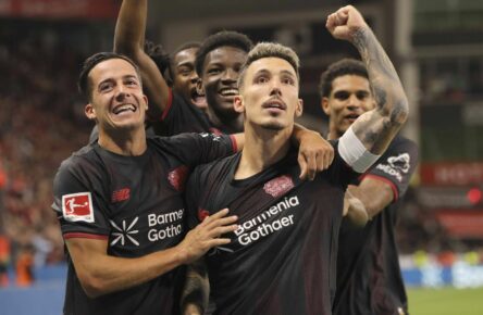 Bayer Leverkusen: Lucas Vazquez und Alejandro Grimaldo jubeln