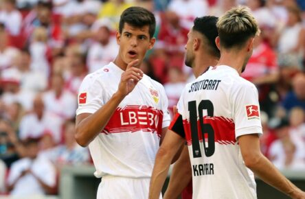 Chema Andres und Atakan Karazor vom VfB Stuttgart