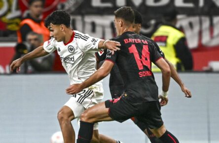 Can Uzun von Eintracht Frankfurt und Patrik Schick von Bayer Leverkusen
