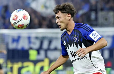 HSV-Juwel William Mikelbrencis am Ball