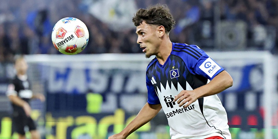 HSV-Juwel William Mikelbrencis am Ball