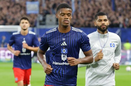 HSV: Warmed Omari vom Hamburger SV