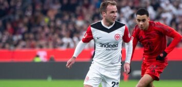 Viererkette: Eintracht-Oldie günstig, prominentes Comeback naht Mario Goetze Eintracht Frankfurt, 27 im Zweikampf mit Jamal Musiala FC Bayern Muenchen, 42, GER, FC Bayern Muenchen FCB vs Eintracht Frankfurt SGE, Fussball Bundesliga, 23. Spieltag, Saison 2024/2025, 23.02.2025 DFB/DFL regulations prohibit any use of photographs as image sequences and/or quasi-video GER, FC Bayern Muenchen FCB vs Eintracht Frankfurt SGE, Fussball Bundesliga, 23. Spieltag, Saison 2024/2025, 23.02.2025 Muenchen *** Mario Goetze Eintracht Frankfurt, 27 in duel with Jamal Musiala FC Bayern Muenchen, 42 , GER, FC Bayern Muenchen FCB vs Eintracht Frankfurt SGE , Soccer Bundesliga, 23 Matchday, Season 2024 2025, 23 02 2025 DFB DFL regulations prohibit any use of photographs as image sequences and or quasi video GER, FC Bayern Muenchen FCB vs Eintracht Frankfurt SGE , Soccer Bundesliga, 23 Matchday, Season 2024 2025, 23 02 2025 Muenchen Copyright: xEibner-Pressefoto/Memmlerx EP_MMR