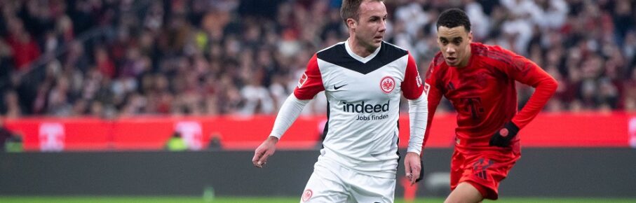 Viererkette: Eintracht-Oldie günstig, prominentes Comeback naht Mario Goetze Eintracht Frankfurt, 27 im Zweikampf mit Jamal Musiala FC Bayern Muenchen, 42, GER, FC Bayern Muenchen FCB vs Eintracht Frankfurt SGE, Fussball Bundesliga, 23. Spieltag, Saison 2024/2025, 23.02.2025 DFB/DFL regulations prohibit any use of photographs as image sequences and/or quasi-video GER, FC Bayern Muenchen FCB vs Eintracht Frankfurt SGE, Fussball Bundesliga, 23. Spieltag, Saison 2024/2025, 23.02.2025 Muenchen *** Mario Goetze Eintracht Frankfurt, 27 in duel with Jamal Musiala FC Bayern Muenchen, 42 , GER, FC Bayern Muenchen FCB vs Eintracht Frankfurt SGE , Soccer Bundesliga, 23 Matchday, Season 2024 2025, 23 02 2025 DFB DFL regulations prohibit any use of photographs as image sequences and or quasi video GER, FC Bayern Muenchen FCB vs Eintracht Frankfurt SGE , Soccer Bundesliga, 23 Matchday, Season 2024 2025, 23 02 2025 Muenchen Copyright: xEibner-Pressefoto/Memmlerx EP_MMR