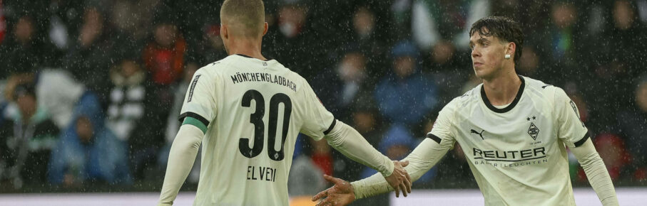 Spielplan-Kauftipps: Wenn nicht jetzt, wann dann, Borussia? Mönchengladbach, Deutschland, 25.10.25: Nico Elvedi Borussia Mönchengladbach klatsch mit Philipp Sander Borussia Mönchengladbach in Aktion am Ball, Einzelaktion waehrend des Spiels der Bundesliga zwischen Borussia Mönchengladbach vs FC Bayern München im Stadion im Borussia Park Mönchengladbach Stadion im Borussia Park North Rhine-Westphalia Germany *** Mönchengladbach, Germany, 25 10 25 Nico Elvedi Borussia Mönchengladbach clap with Philipp Sander Borussia Mönchengladbach in action on the ball, individual action during the Bundesliga match between Borussia Mönchengladbach vs FC Bayern Munich at the stadium in Borussia Park Mönchengladbach Stadion im Borussia Park North Rhine Westphalia Germany Copyright: xBrauer-Fotoagenturx/xAdrianxSchlx