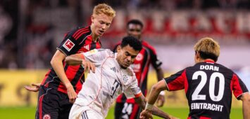 Eintracht Frankfurt: Hugo Larsson im Duell mit Bayern-Star Luis Diaz