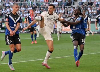 Torunarigha ist beim HSV wieder gefragt, Tabakovic knipst für Gladbach