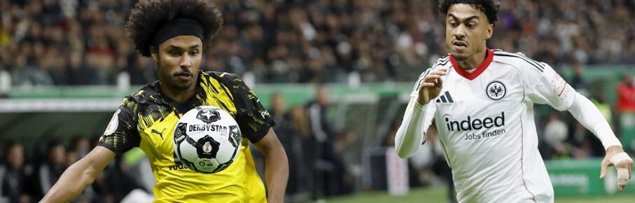 v.l. Zweikampf zwischen: Karim Adeyemi Borussia Dortmund, 27 und Nathaniel Brown Eintracht Frankfurt, 21, 28.10.2025, Fussball, DFB-Pokal, Eintracht Frankfurt - Borussia Dortmund, GER, Frankfurt am Main, Deutsche Bank Park, DFB REGULATIONS PROHIBIT ANY USE OF PHOTOGRAPHS AS IMAGE SEQUENCES AND/OR QUASI-VIDEO. *** v l duel between Karim Adeyemi Borussia Dortmund, 27 and Nathaniel Brown Eintracht Frankfurt, 21 , 28 10 2025, Football, DFB Pokal, Eintracht Frankfurt Borussia Dortmund, GER, Frankfurt am Main, Deutsche Bank Park, DFB REGULATIONS PROHIBIT ANY USE OF PHOTOGRAPHS AS IMAGE SEQUENCES AND OR QUASI VIDEO Copyright: HMBxMedia/xHeikoxBecker