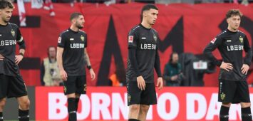 Leipzig ,, Fussball Bundesliga Saison 2025 / 2026 , RB Leipzig vs. VfB Stuttgart , von links: Atakan Karazor / Jeff Chabot / Bilal El Khannouss / Angelo Stiller  VfB  , Enttäuschung Gemäß den Vorgaben der DFL Deutschen Fußball Liga ist es untersagt, in dem Stadion und/oder vom Spiel angefertigte Fotoaufnahmen in Form von Sequenzbildern und/oder videoähnlichen Fotostrecken zu verwerten bzw. verwerten zu lassen. *** Leipzig ,, Football Bundesliga season 2025 2026 , RB Leipzig vs VfB Stuttgart , from left Atakan Karazor Jeff Chabot Bilal El Khannouss Angelo Stiller VfB , Disappointment According to the regulations of the DFL German Football League, it is prohibited to exploit or have exploited photographs taken in the stadium and or of the match in the form of sequential images and or video-like photo series