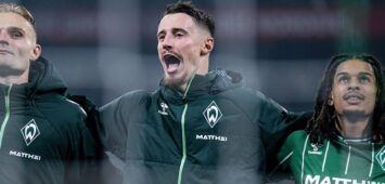 07.11.2025, Fussball, 1. Bundesliga, 10. Spieltag Saison 2025/2026, SV Werder Bremen - VfL Wolfsburg, Amos Pieper SV Werder Bremen, Marco Friedl SV Werder Bremen , Isaac Schmidt SV Werder Bremen xRHR-FOTO/TKx *** 07 11 2025, Soccer, 1 Bundesliga, 10 Matchday Season 2025 2026, SV Werder Bremen VfL Wolfsburg, Amos Pieper SV Werder Bremen , Marco Friedl SV Werder Bremen , Isaac Schmidt SV Werder Bremen xRHR PHOTO TKx Copyright: RHR-FOTOx RHR-FOTO/TK