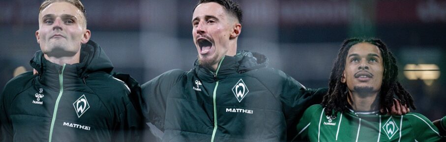 07.11.2025, Fussball, 1. Bundesliga, 10. Spieltag Saison 2025/2026, SV Werder Bremen - VfL Wolfsburg, Amos Pieper SV Werder Bremen, Marco Friedl SV Werder Bremen , Isaac Schmidt SV Werder Bremen xRHR-FOTO/TKx *** 07 11 2025, Soccer, 1 Bundesliga, 10 Matchday Season 2025 2026, SV Werder Bremen VfL Wolfsburg, Amos Pieper SV Werder Bremen , Marco Friedl SV Werder Bremen , Isaac Schmidt SV Werder Bremen xRHR PHOTO TKx Copyright: RHR-FOTOx RHR-FOTO/TK