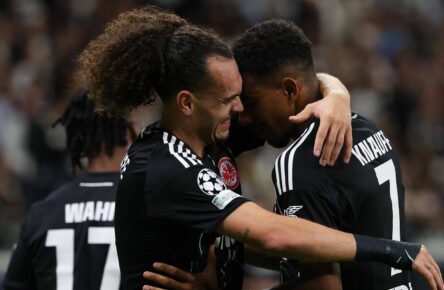 Arthur Theate und Ansgar Knauff von Eintracht Frankfurt