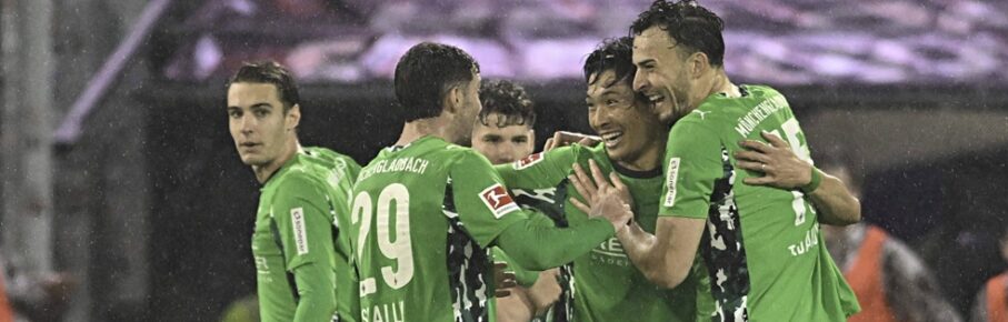 Borussia Mönchengladbach: Florian Neuhaus, Joe Scally, Shuto Machino und Haris Tabakovic jubeln
