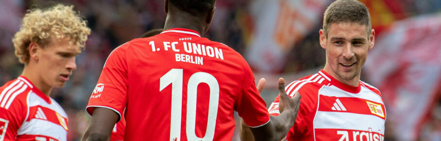Fußball, Herren, Saison 2025/2026, 1. Bundesliga 1. Spieltag, 1. FC Union Berlin - VfB Stuttgart, v. l. Leopold Querfeld 1. FC Union Berlin, Ilyas Ansah 1. FC Union Berlin, Andrej Ilic 1. FC Union Berlin, Tom Rothe 1. FC Union Berlin, Jubel nach Tor zum 1:0, 23.08.2025, *** Soccer, Men, Season 2025 2026, 1 Bundesliga 1 Matchday , 1 FC Union Berlin VfB Stuttgart, f l Leopold Querfeld 1 FC Union Berlin , Ilyas Ansah 1 FC Union Berlin , Andrej Ilic 1 FC Union Berlin , Tom Rothe 1 FC Union Berlin , Cheering after goal to 1 0, 23 08 2025, Copyright: xSebastianxRäppold/MatthiasxKochx