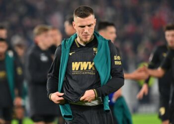 Jeffrey Gouweleeuw vom FC Augsburg