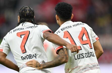 Serge Gnabry und Luis Diaz vom FC Bayern