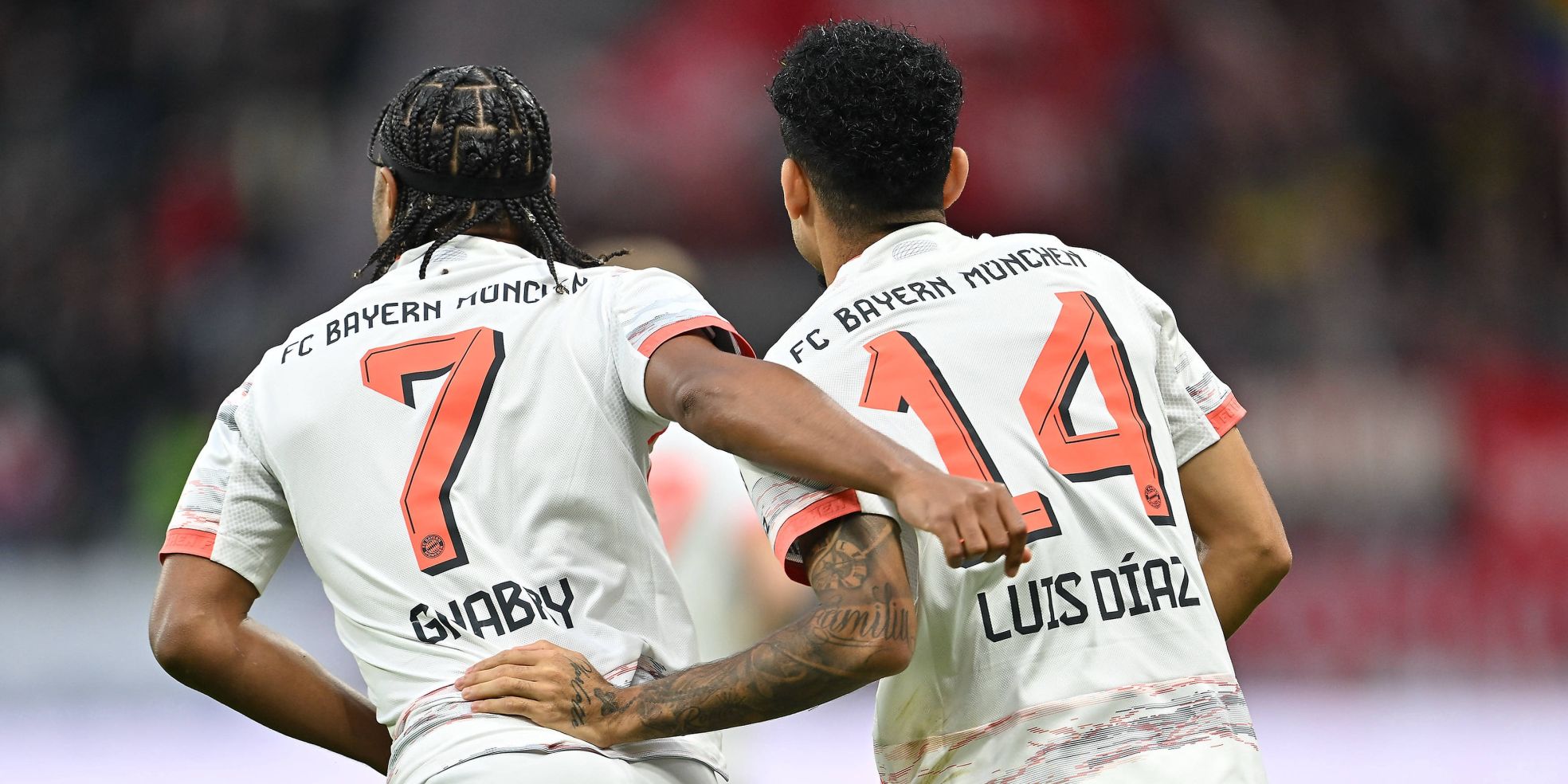 Serge Gnabry und Luis Diaz vom FC Bayern