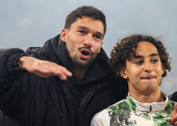 Gladbach: Tim Kleindienst jubelt über den Derbysieg