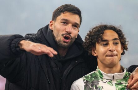 Gladbach: Tim Kleindienst jubelt über den Derbysieg