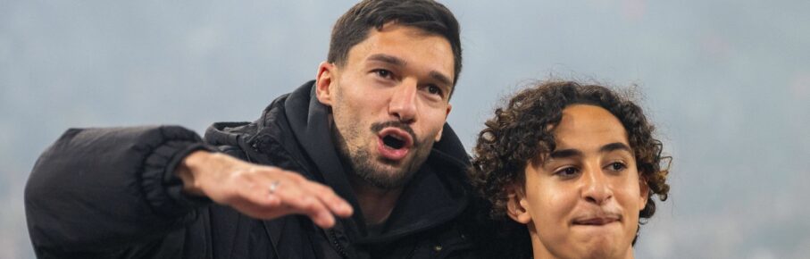 Gladbach: Tim Kleindienst jubelt über den Derbysieg