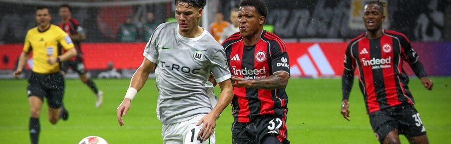 Jenson Danluca Seelt 14 VfL Wolfsburg, links, im Duell mit Jessic Ngankam 32 Eintracht Frankfurt, dahinter Michy Batshuayi 30 Eintracht Frankfurt, Eintracht Frankfurt vs. VfL Wolfsburg, Fussball, Bundesliga, DFL, Saison 2025/2026, Hinrunde, 12. Spieltag, 30.11.2025 DFB regulations prohibit any use of photographs as image sequences and/or quasi-video Frankfurt Hessen Deutschland *** Jenson Danluca Seelt 14 VfL Wolfsburg , left, in duel with Jessic Ngankam 32 Eintracht Frankfurt , behind Michy Batshuayi 30 Eintracht Frankfurt , Eintracht Frankfurt vs VfL Wolfsburg, Football, Bundesliga, DFL, Season 2025 2026, Hinrunde, 12 Matchday, 30 11 2025 DFB regulations prohibit any use of photographs as image sequences and or quasi video Frankfurt Hessen Germany Copyright: xkolbert-press/MartinxAgüerax