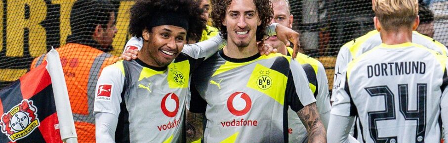 29.11.2025, Bayer 04 Leverkusen vs. Borussia Dortmund, 1. Bundesliga, 12. Spieltag Tor und Jubel zum 0:2 durch Karim Adeyemi Borussia Dortmund, 27 mit Fabio Silva Borussia Dortmund, 21 Nico Schlotterbeck Borussia Dortmund, 4 Marcel Sabitzer Borussia Dortmund, 20 Nico Schlotterbeck Borussia Dortmund, 4 Felix Nmecha Borussia Dortmund, 8 Wichtiger Hinweis: Gemaess den Vorgaben der DFL Deutsche Fussball Liga bzw. des DFB Deutscher Fussball-Bund ist es untersagt, in dem Stadion und/oder vom Spiel angefertigte Fotoaufnahmen in Form von Sequenzbildern und/oder videoaehnlichen Fotostrecken zu verwerten *** 29 11 2025, Bayer 04 Leverkusen vs Borussia Dortmund, 1 Bundesliga, Matchday 12 Goal and celebration for 0 2 by Karim Adeyemi Borussia Dortmund, 27 with Fabio Silva Borussia Dortmund, 21 Nico Schlotterbeck Borussia Dortmund, 4 Marcel Sabitzer Borussia Dortmund, 20 Nico Schlotterbeck Borussia Dortmund, 4 Felix Nmecha Borussia Dortmund, 8 Important note In accordance with the regulations of the DFL German Football League and the DFB German Football Association, it is prohibited to use photographs taken in the stadium and / or of the match in the form of sequential images and / or video-like photo series Copyright: xBahhoxKarax