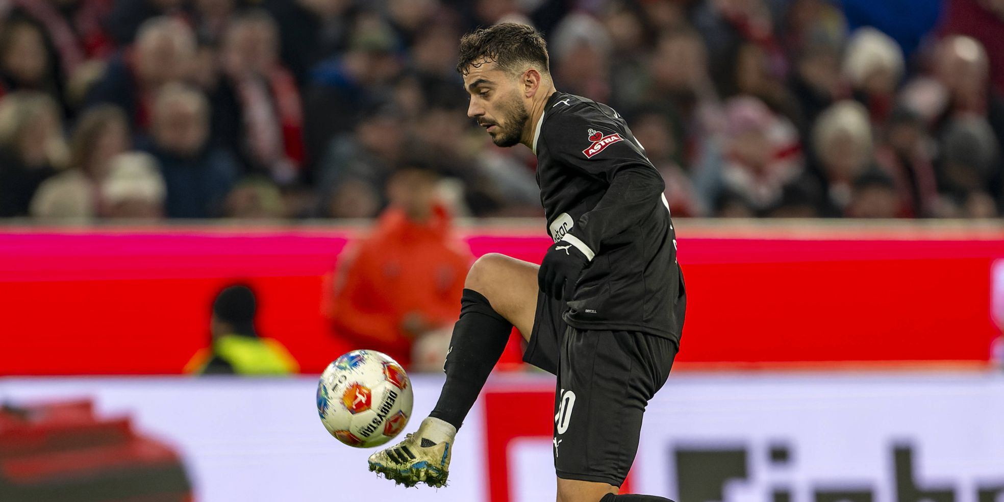 Danel Sinani vom FC St. Pauli