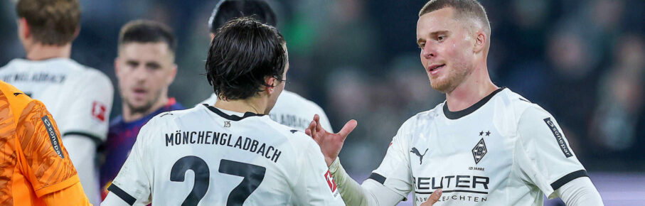 28.11.2025, Fußball, Borussia Mönchengladbach - RB Leipzig, 1. Fußball Bundesliga, 12.Spieltag, Borussia-Park, Saison 2025 2026: Rocco Reitz Borussia Mönchengladbach 27 neben Nico Elvedi Borussia Mönchengladbach 30 DFB regulations prohibit any use of photographs as image sequences and or quasi-video. Nordrhein-Westfalen Deutschland *** 28 11 2025, Football, Borussia Mönchengladbach RB Leipzig, 1 Soccer Bundesliga, Matchday 12, Borussia Park, Season 2025 2026 Rocco Reitz Borussia Mönchengladbach 27 next to Nico Elvedi Borussia Mönchengladbach 30 DFB regulations prohibit any use of photographs as image sequences and or quasi video North Rhine-Westphalia Germany