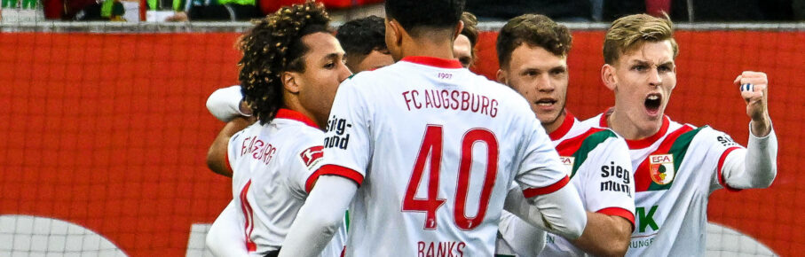 GER, 1. FBL, FC Augsburg vs Bayer 04 Leverkusen / 06.12.2025, WWK-Arena, Augsburg, GER, 1. FBL, FC Augsburg vs Bayer 04 Leverkusen, im Bild Augsburger Torjubel nach Tor zum 1:0, Anton Kade FC Augsburg, 30 ballt die Faust *** GER, 1 FBL, FC Augsburg vs Bayer 04 Leverkusen 06 12 2025, WWK Arena, Augsburg, GER, 1 FBL, FC Augsburg vs Bayer 04 Leverkusen, in the picture Augsburg goal celebration after goal to 1 0, Anton Kade FC Augsburg, 30 clenches his fist nordphotoxGmbHx/xHafner nph00200