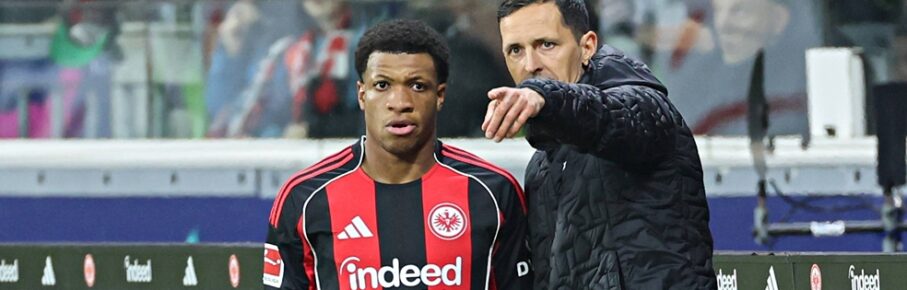 Dino Toppmöller gibt Geheimtipp Jessic Ngankam Anweisungen