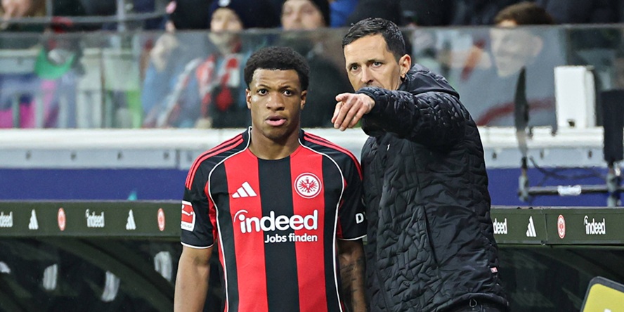 Dino Toppmöller gibt Geheimtipp Jessic Ngankam Anweisungen