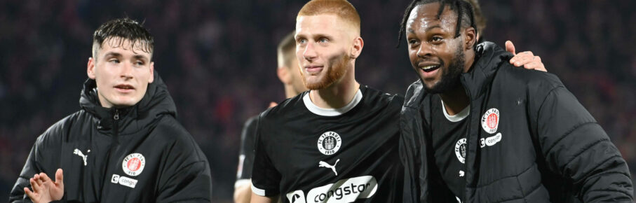 Schlussjubel FC St. Pauli, Torschuetze Ricky-Jade JONES Pauli Jubel, jubeln, Freude, cheers, mit Louis OPPIE Pauli Fussball 1. Bundesliga, 13.Spieltag, matchday13, 1. FC Koeln K - FC St. Pauli 1-1 am 06.12.2025 in Koeln/ Deutschland. DFL regulations prohibit any use of photographs as image sequences and/or quasi-video Â *** Final cheer FC St Pauli, Torschuetze Ricky Jade JONES Pauli Jubel, jubeln, Freude, cheers, mit Louis OPPIE Pauli Fussball 1 Bundesliga, 13 Spieltag, matchday13, 1 FC Koeln K FC St Pauli 1 1 am 06 12 2025 in Koeln Deutschland DFL regulations prohibit any use of photographs as image sequences and or quasi video Â