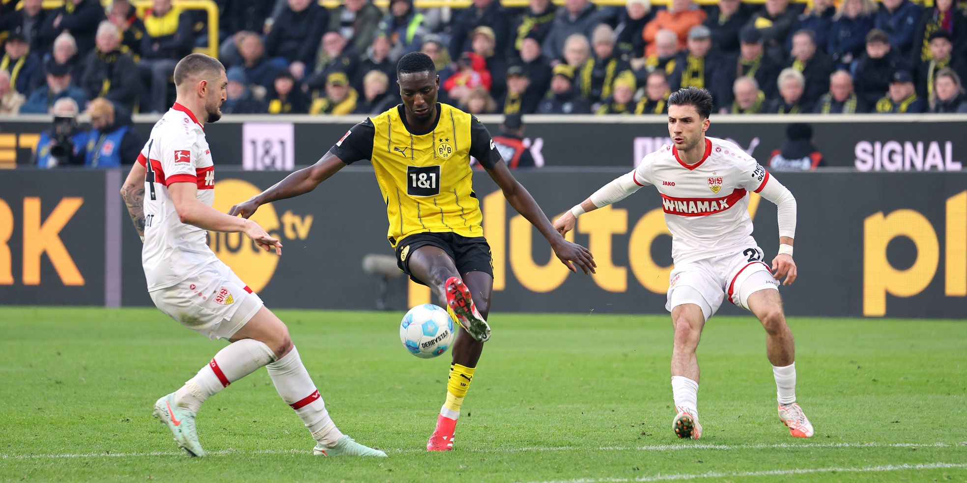 VfB Stuttgart: Leonidas Stergiou (r.) vor Abgang?