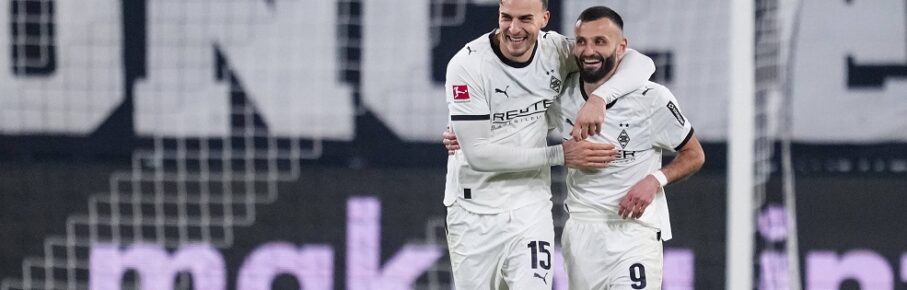 MOENCHENGLADBACH, GERMANY - NOVEMBER 28: Haris Tabakovic of Borussia Monchengladbach and Franck Honorat of Borussia Monchengladbach celebrate a disallowed goal during the Bundesliga match between Borussia Monchengladbach and RB Leipzig at Borussia-Park on November 28, 2025 in Moenchengladbach, Germany. Photo by Rene Nijhuis SPO PUBLICATIONxINxGERxSUIxAUTxONLY Copyright: xRenexNijhuis/MBxMediax