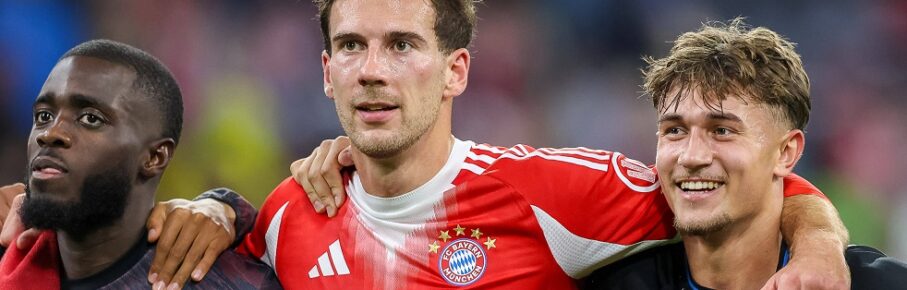 Tom Bischof FC Bayern Muenchen, 20 gluecklich nach dem Spiel mit Lennart Karl FC Bayern Muenchen, 42 und Leon Goretzka FC Bayern Muenchen, 08, mit Dayot Upamecano FC Bayern Muenchen, 02, GER, FC Bayern Muenchen vs. Club Bruegge, Fussball, UEFA Champions League, Liga-Phase, 3. Spieltag, Saison 2025/2026, 22.10.2025, GER, FC Bayern Muenchen vs. Club Bruegge, Fussball, UEFA Champions League, Liga-Phase, 3. Spieltag, Saison 2025/2026, 22.10.2025 Muenchen *** Tom Bischof FC Bayern Muenchen, 20 happy after the match with Lennart Karl FC Bayern Muenchen, 42 and Leon Goretzka FC Bayern Muenchen, 08 , with Dayot Upamecano FC Bayern Muenchen, 02 , GER, FC Bayern Muenchen vs Club Bruegge, Football, UEFA Champions League, League Phase, Matchday 3, Season 2025 2026, 22 10 2025, GER, FC Bayern Muenchen vs Club Bruegge, Football, UEFA Champions League, League Phase, Matchday 3, Season 2025 2026, 22 10 2025 Muenchen Copyright: xEibner-Pressefoto/JennixMaulx EP_JML
