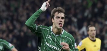 Jovan Milosevic Werder Bremen bejubelt seinen Treffer zum 3:2, Bundesliga, SV Werder Bremen v Eintracht Frankfurt, Weserstadion am 16. January 2026 in Bremen, Deutschland. Foto von Marco Steinbrenner/DeFodi Images Jovan Milosevic Werder Bremen celebrates after scoring his teams third goal, Bundesliga, SV Werder Bremen v Eintracht Frankfurt, Weserstadion, January 16, 2026 in Bremen, Germany. Photo by Marco Steinbrenner/DeFodi Images DFL regulations prohibit any use of photographs as image sequences and/or quasi-video. - *** Jovan Milosevic Werder Bremen celebrates his goal for 3 2, Bundesliga, SV Werder Bremen v Eintracht Frankfurt, Weserstadion, January 16, 2026 in Bremen, Germany Photo by Marco Steinbrenner DeFodi Images Jovan Milosevic Werder Bremen celebrates after scoring his teams third goal, Bundesliga, SV Werder Bremen v Eintracht Frankfurt, Weserstadion, January 16, 2026 in Bremen, Germany Photo by Marco Steinbrenner DeFodi Images DFL regulations prohibit any use of photographs as image sequences and or quasi video