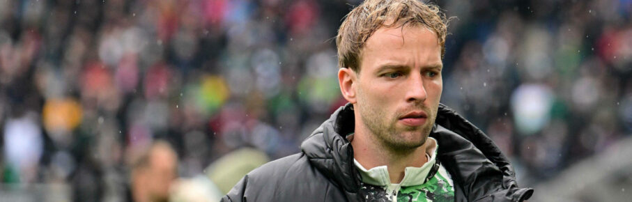 25.10.2025 Moenchengladbach Fussball, Herren, Saison 2025/2026, Borussia Moenchengladbach vs. Bayern Muenchen Marvin Friedrich Gladbach DFL regulations prohibit any use of photographs as image sequences and/or quasi-video. Borussia-Park NRW Deutschland *** 25 10 2025 Moenchengladbach Football, Men, Season 2025 2026, Borussia Moenchengladbach vs Bayern Muenchen Marvin Friedrich Gladbach DFL regulations prohibit any use of photographs as image sequences and or quasi video Borussia Park NRW Germany