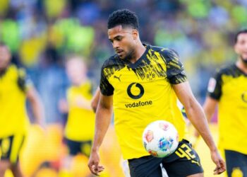 BVB-Linksverteidiger Almugera Kabar soll im Fokus des HSV stehen.