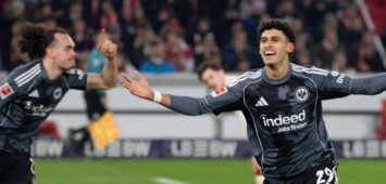 Frankfurts Ayoube Amaimouni-Echghouyab bejubelt sein Tor zum 2:2.