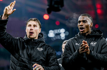 Ezechiel Banzuzi (r.) winkt mehr Einsatzzeit bei RB Leipzig.