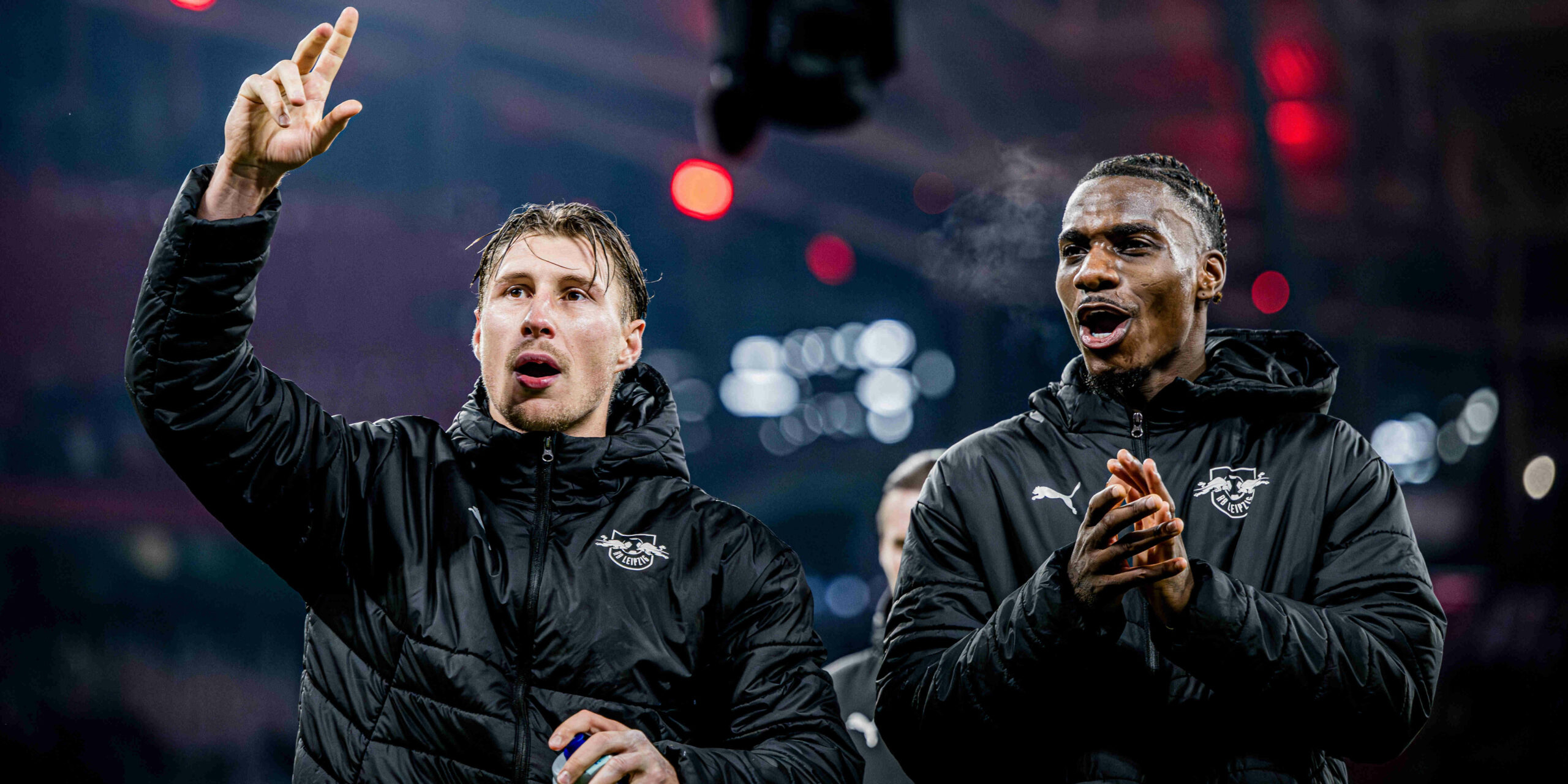 Ezechiel Banzuzi (r.) winkt mehr Einsatzzeit bei RB Leipzig.