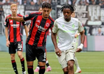 Samuel Mbangula von Werder Bremen & Fares Chaibi von Eintracht Frankfurt