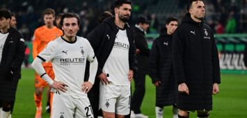 02.12.2025 Moenchengladbach Fussball, Herren, Saison 2025/2026, DFB-Pokal, Achtelfinale Borussia Moenchengladbach vs. FC St. Pauli Enttaeuscht Enttaeuschung bei den Gladbachern nach Spielende. v. li. Rocco Reitz Gladbach, Tim Kleindienst Gladbach, Haris Tabakovic Gladbach DFL regulations prohibit any use of photographs as image sequences and/or quasi-video. Borussia-Park NRW Deutschland *** 02 12 2025 Moenchengladbach Fußball, Herren, Saison 2025 2026, DFB Pokal, Achtelfinale Borussia Moenchengladbach vs FC St Pauli Enttaeuscht Enttaeuschtung bei den Gladbachern nach Spielende v li Rocco Reitz Gladbach , Tim Kleindienst Gladbach , Haris Tabakovic Gladbach DFL regulations prohibit any use of photographs as image sequences and or quasi video Borussia Park NRW Deutschland